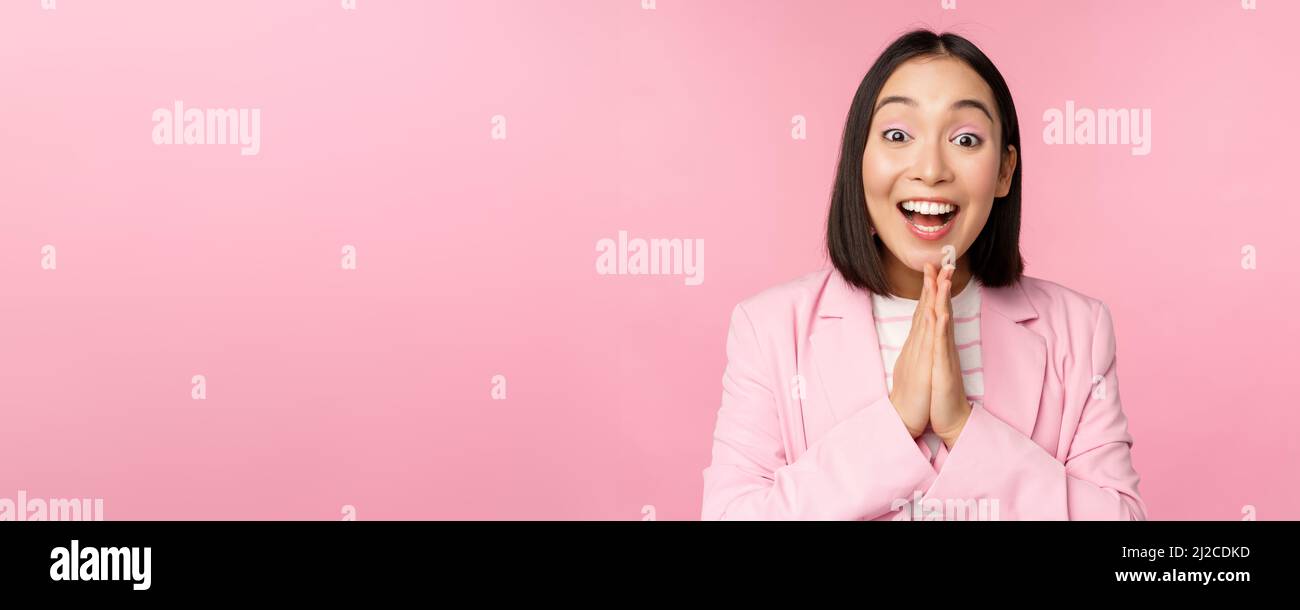 Portrait of happy asian office lady, ceo businesswoman in suit