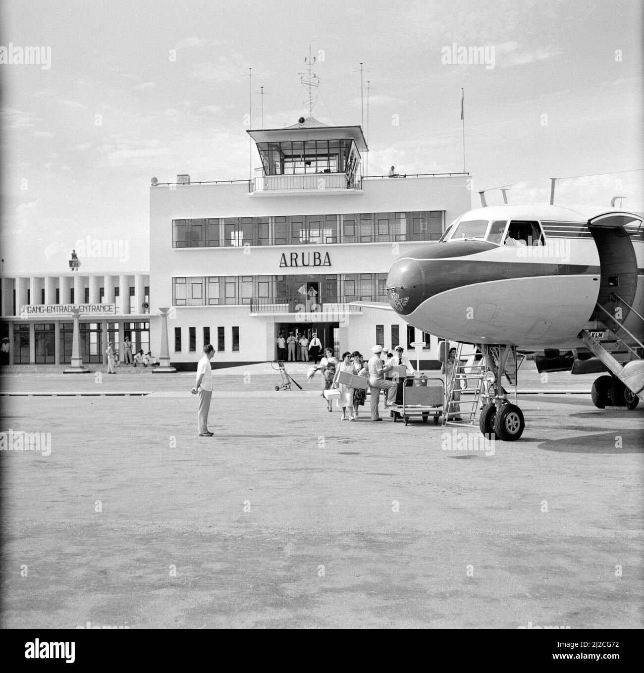 1950s aruba airport hi-res stock photography and images - Alamy