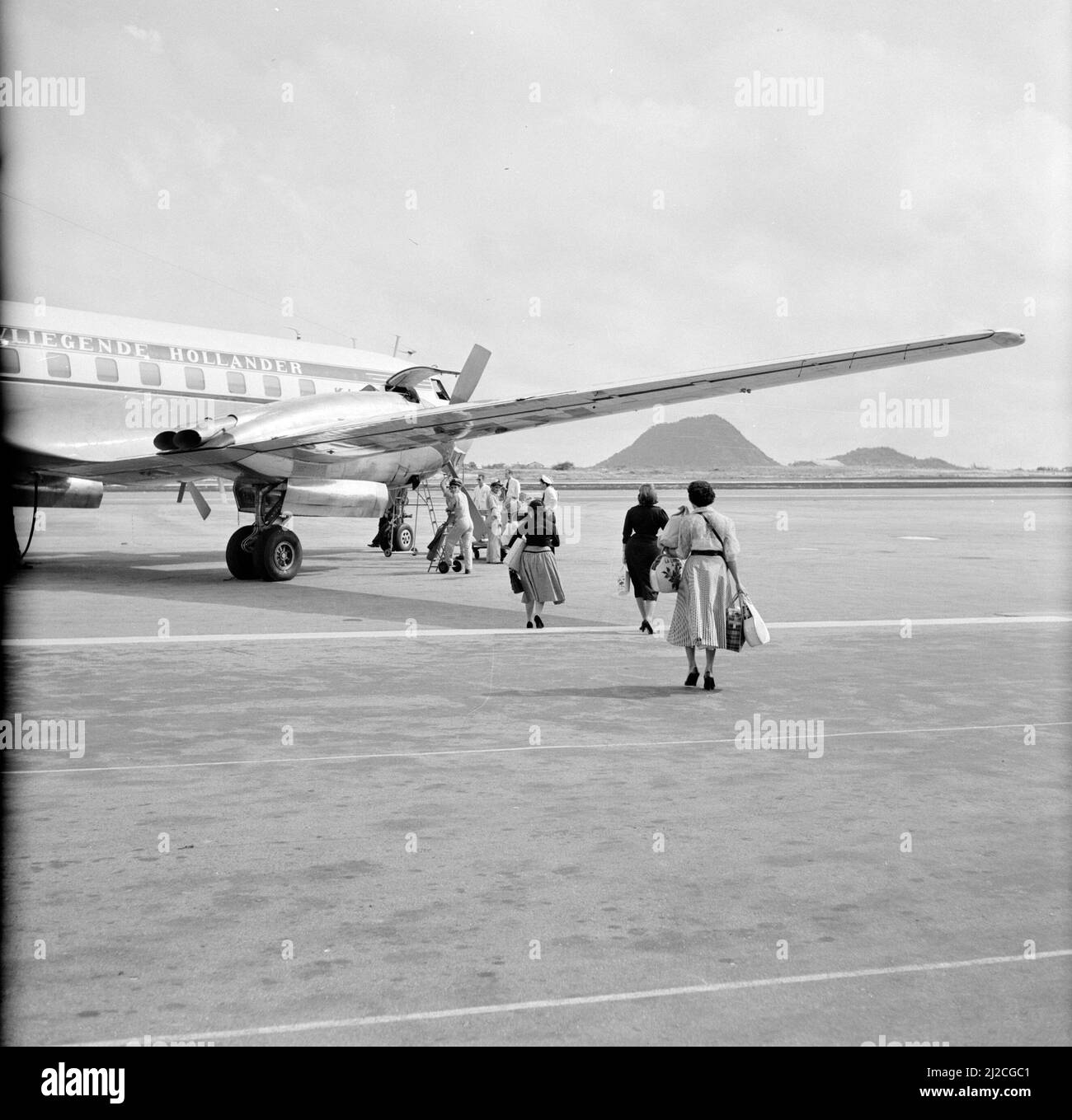 Princess Beatrix Airport on Aruba ca. October 1, 1955 Stock Photo - Alamy