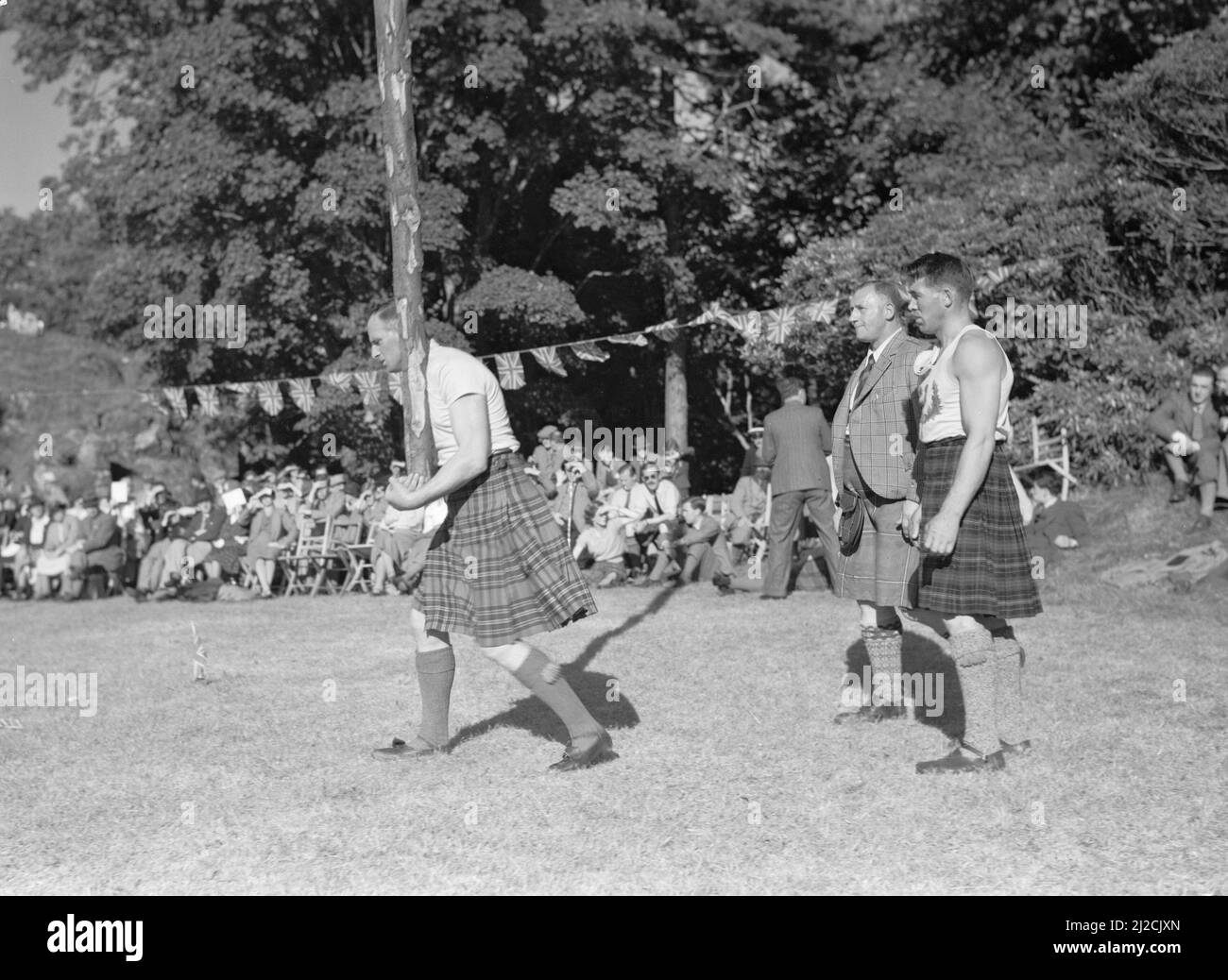 Pole throwing at the Highland Games on Skye, a century continuation of traditional