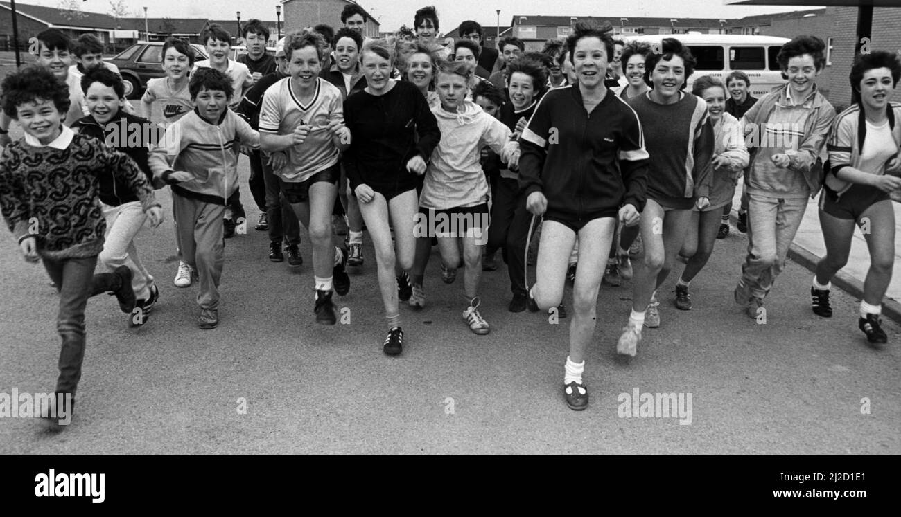 Sponsored Run at Ormesby School, Netherfields, Middlesbrough,  17th May 1986. The five mile run is in order to raise cash for a new school computer lab and to assist 150 physically handicapped children at the school. Stock Photo
