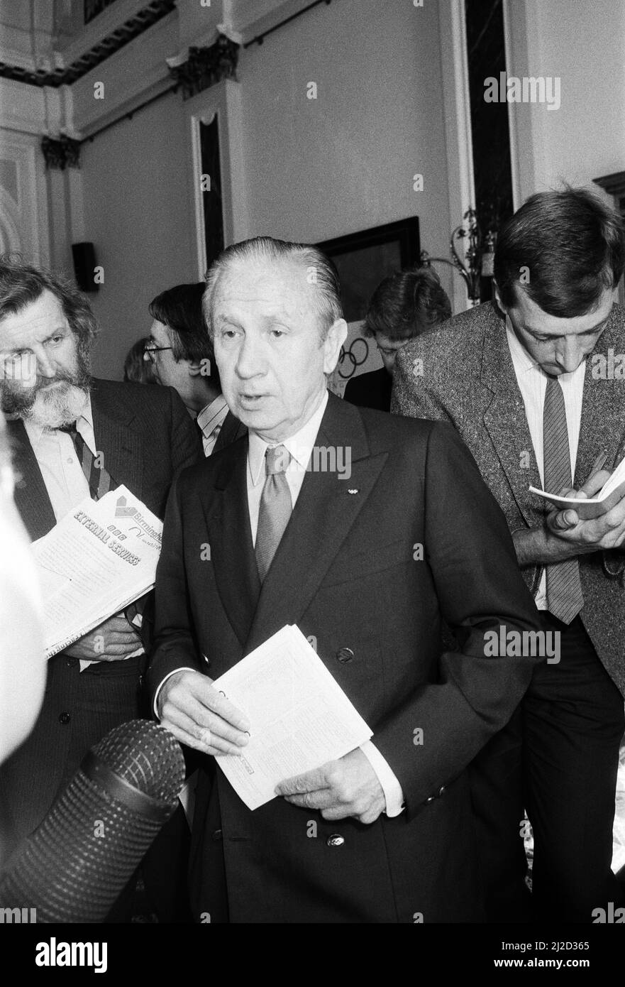 Juan Antonio Samaranch, President of the International Olympic Committee on a visit to Birmingham, at the Council House, Birmingham. 7th July 1986. Stock Photo