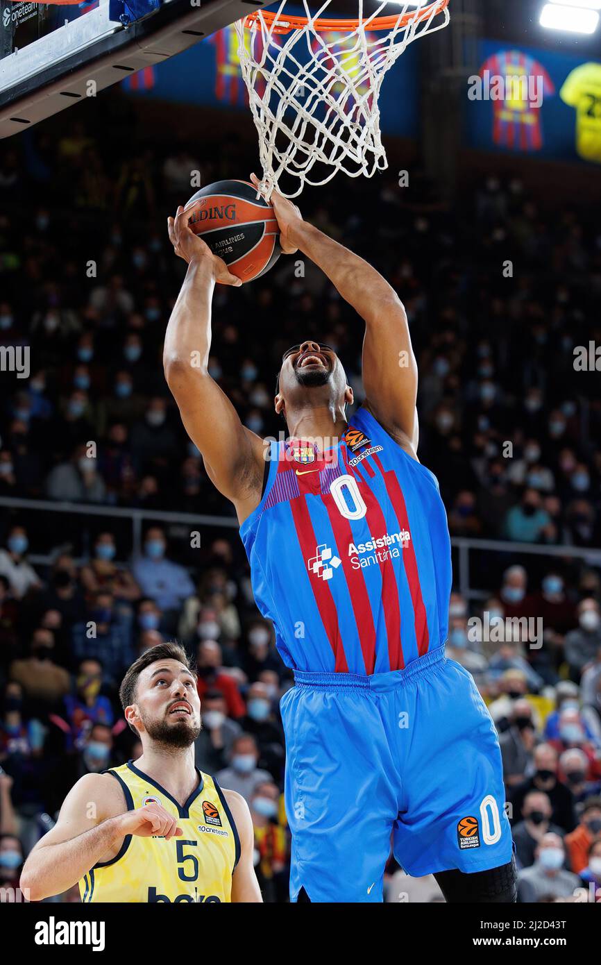 Basketball Player Brandon Davies of FC Barcelona in Action Editorial Stock  Photo - Image of eurolega, arena: 183930373 - radiozona.com.ar