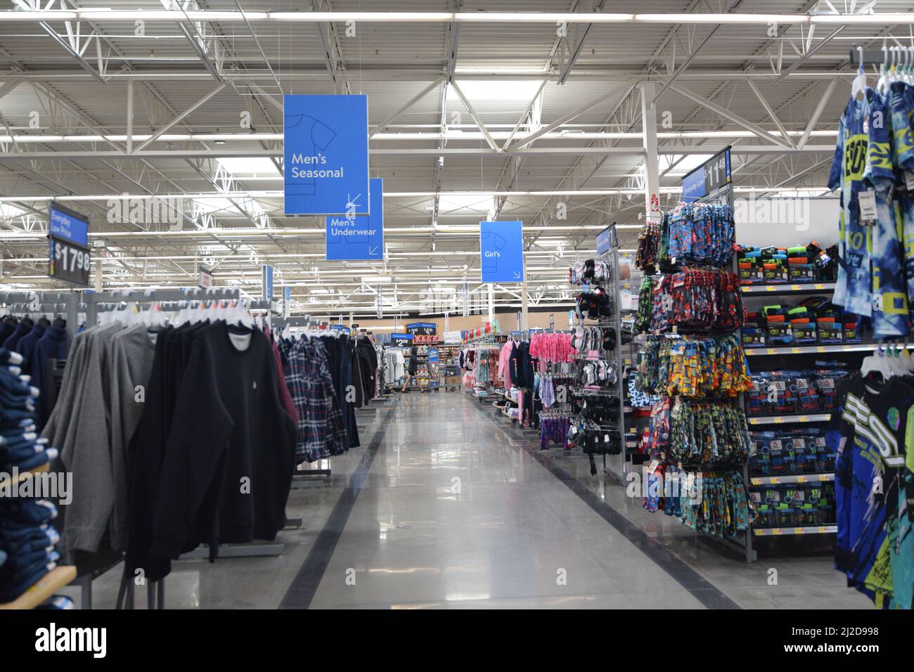 Walmart Supercenter editorial photography. Image of interior - 162095172
