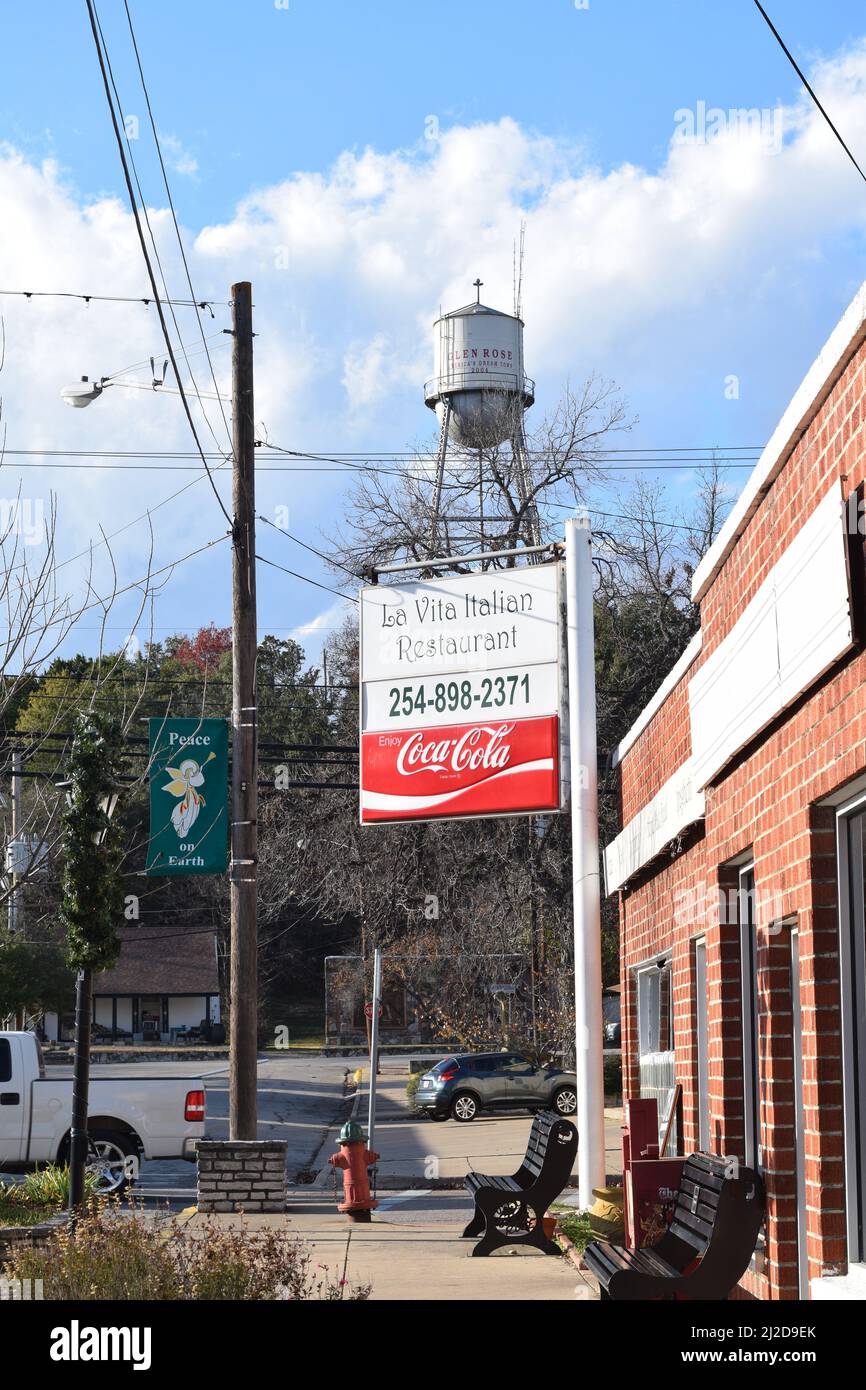 La Vita Italian Restaurant in downtown Glen Rose, TX Stock Photo