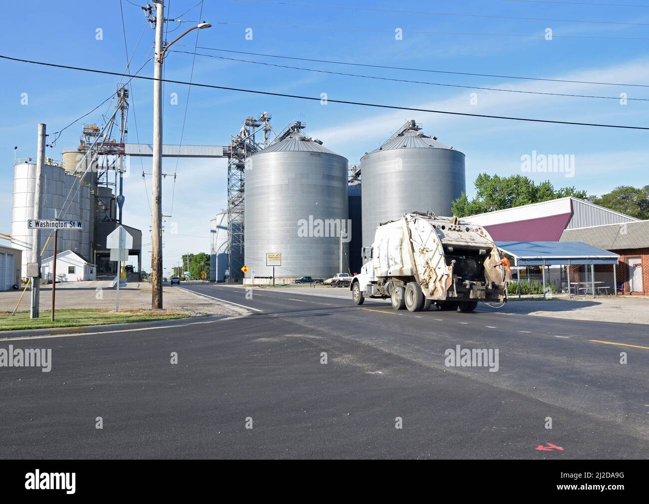 Total Grain Marketing and OKAW Farmers Co-op / grain elevators in Arcola, Illinois Stock Photo