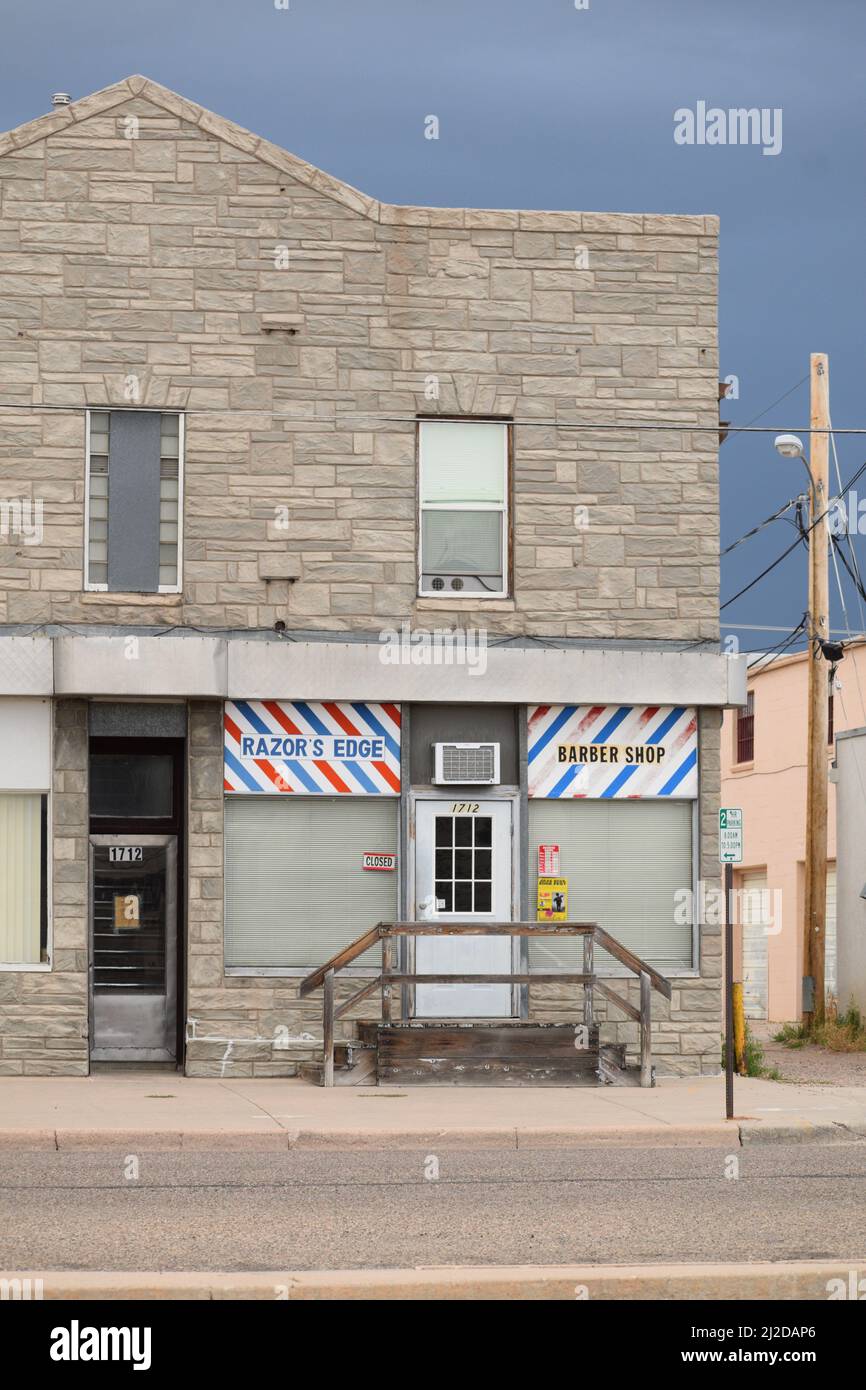 Downtown barber shop hi-res stock photography and images - Alamy