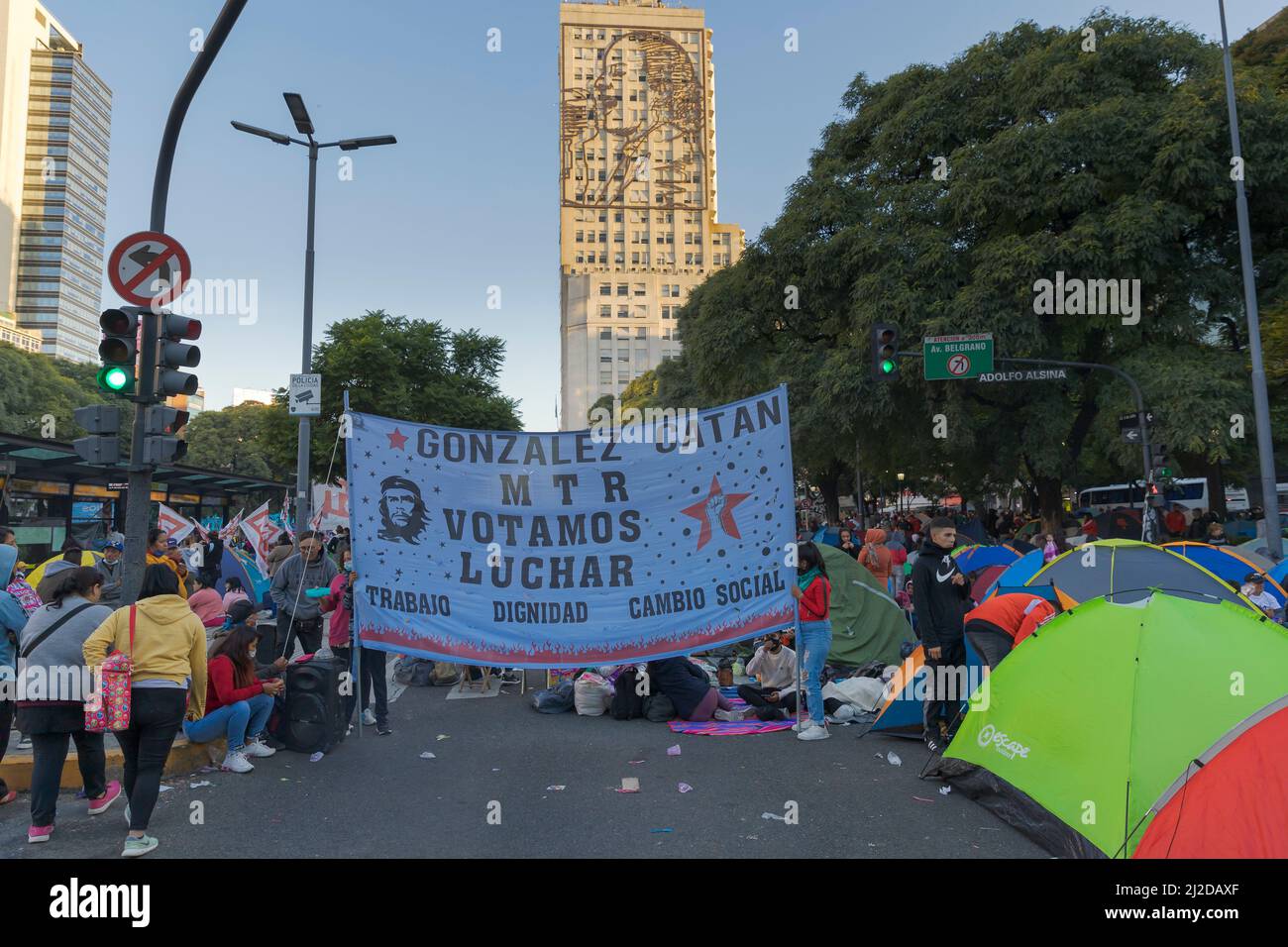 Buenos Aires, Argentina, 31st March, 2022. Social movements make claims to the government and as a measure of force they are camping on 9 de Julio avenue in front of the Ministry of Social Development among other points in the city and the country, since yesterday 30th March. They have been camping for a day cutting off traffic and generating vehicular chaos. They will continue until noon on Friday, 1st April. Credit image: Esteban Osorio/Alamy Live News Stock Photo
