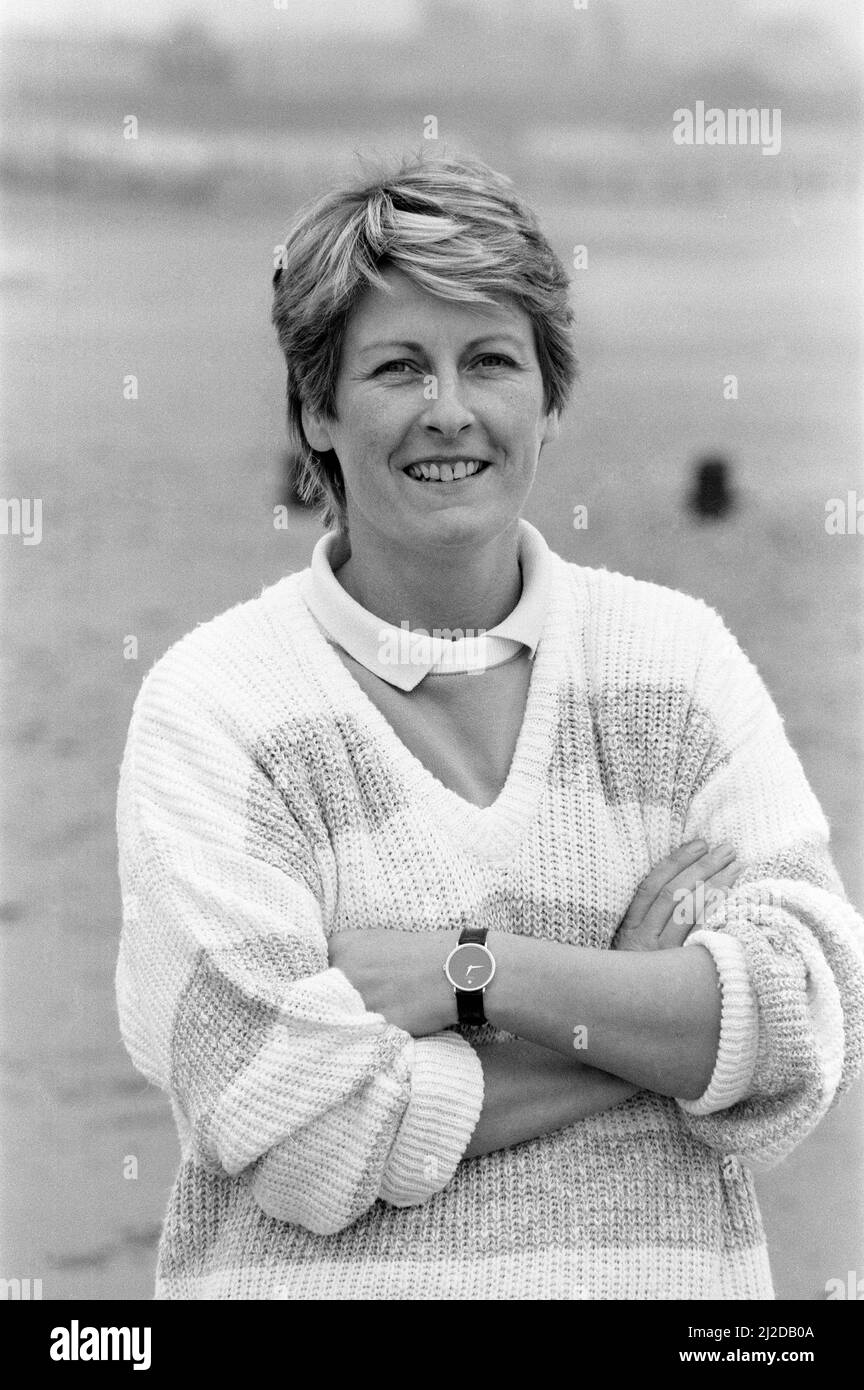 Ross, former Secretary of actress Julie Goodyear, October 1986