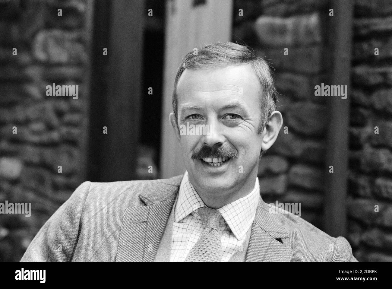 Roy Marsden on the set of 'The Black Tower' in Norfolk. 25th July 1985. Stock Photo