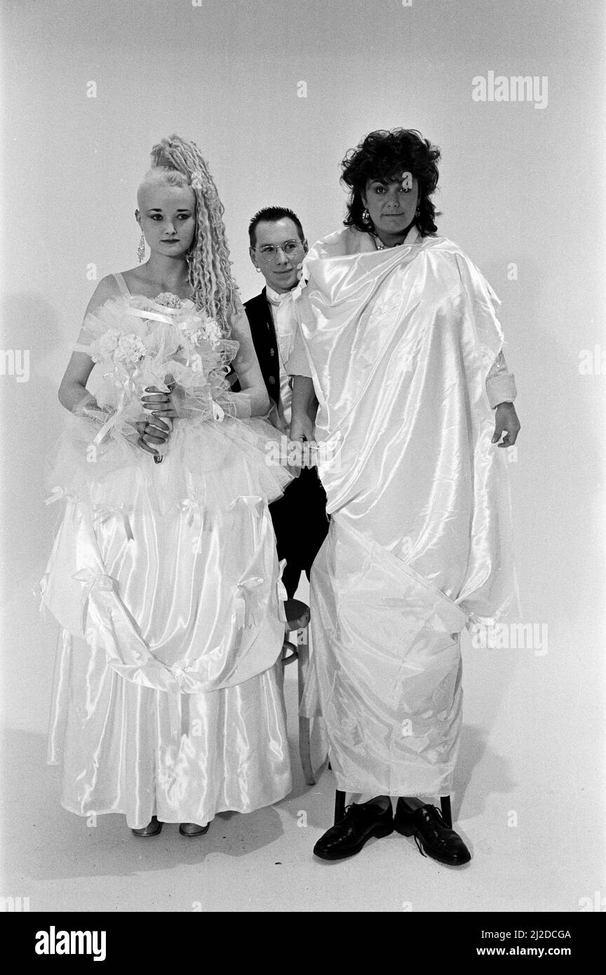 Fashion from comedian Dawn French. Dawn is doing her own thing with a