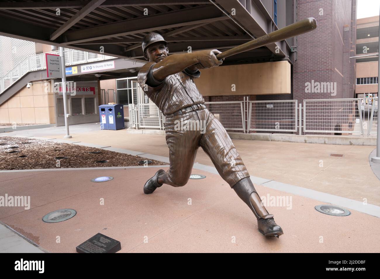 A statue of former Minnesota Twins player Harmon Killebrew at Target Field Thursday, Mar. 31, 2022, in Minneapolis. Stock Photo