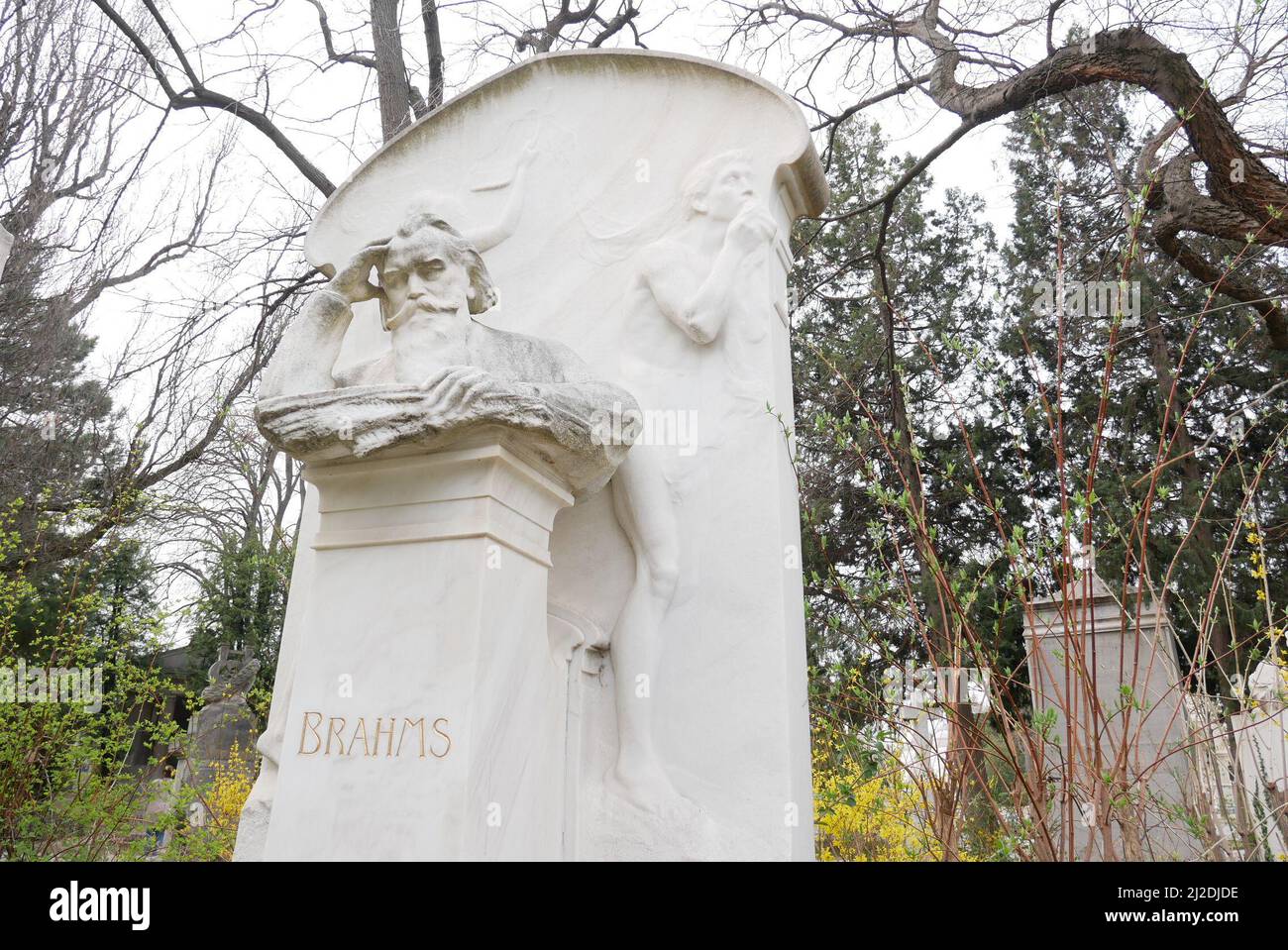 Wien, Austria. 30th Mar, 2022. The grave of composer Johannes Brahms at ...