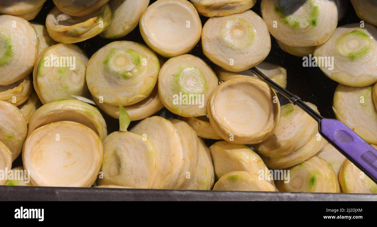 artichoke bottoms dipped in brine is a the typical Italian dish for
