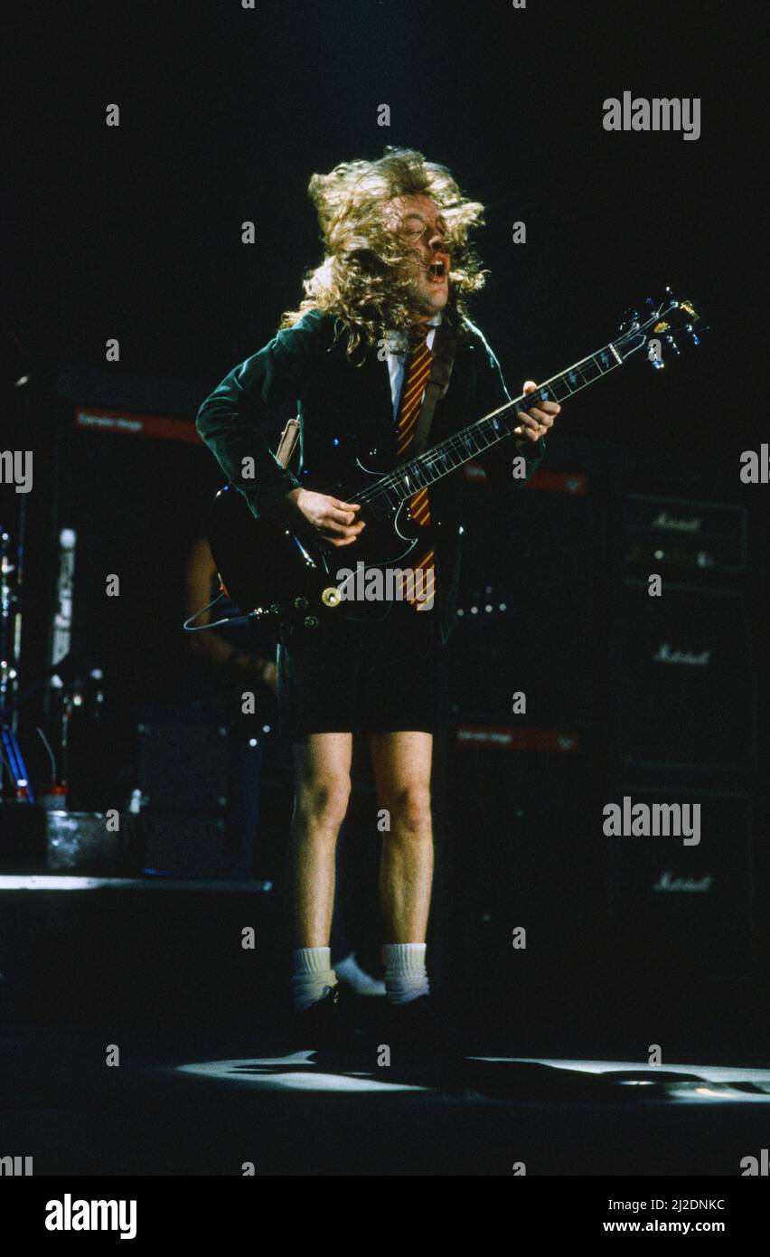 Angus young 1980s hi-res stock photography and images - Alamy