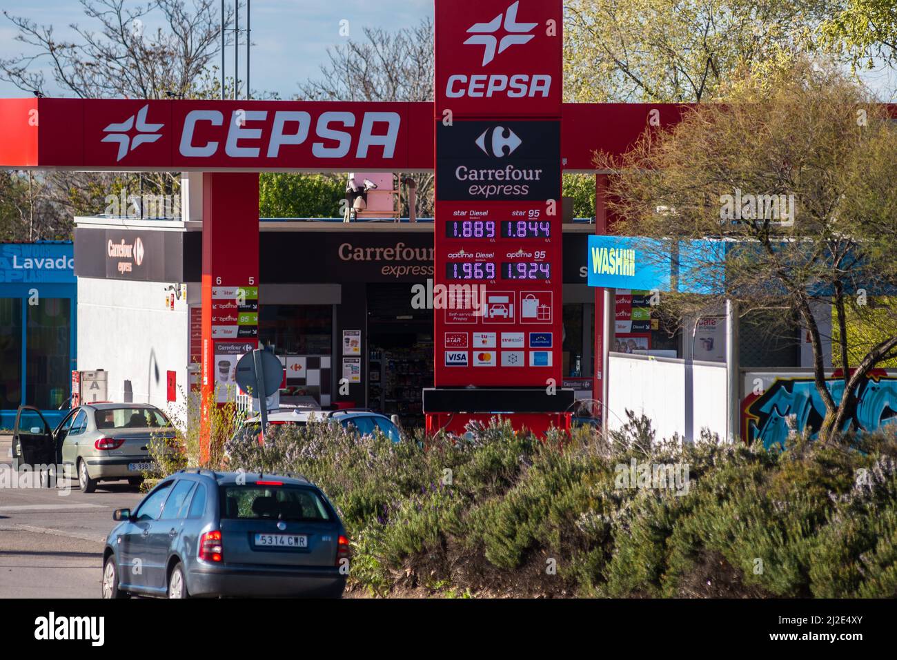 Madrid, Spain. 01st Apr, 2022. A CEPSA gas station is seen on the day where 20 cents discount per liter of gasoline came into effect. From the 1st of April, a minimum discount of 20 cents per liter of fuel applies to all citizens in Spain, a measure implemented by the Government until June 30th as part of a response plan to the impact of the war in Ukraine that is raising fuel prices. Credit: Marcos del Mazo/Alamy Live News Stock Photo