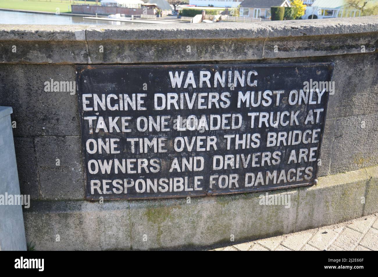 Sign on Bridge, HenleyonThames, Oxfordshire Stock Photo Alamy Sign on Bridge, HenleyonThames, Oxfordshire Stock Photo Alamy