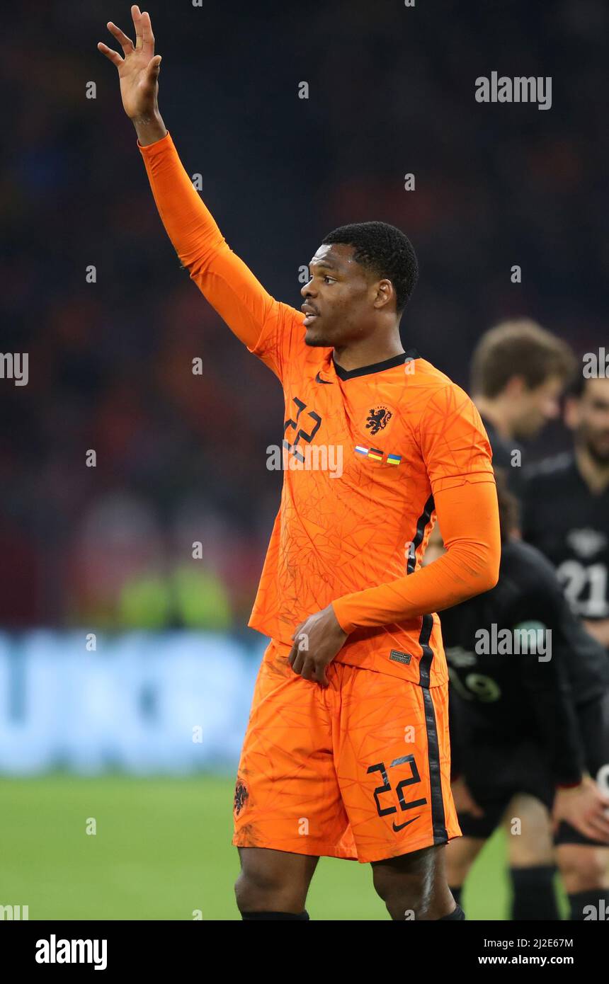 Denzel dumfries of holland hires stock photography and images Alamy