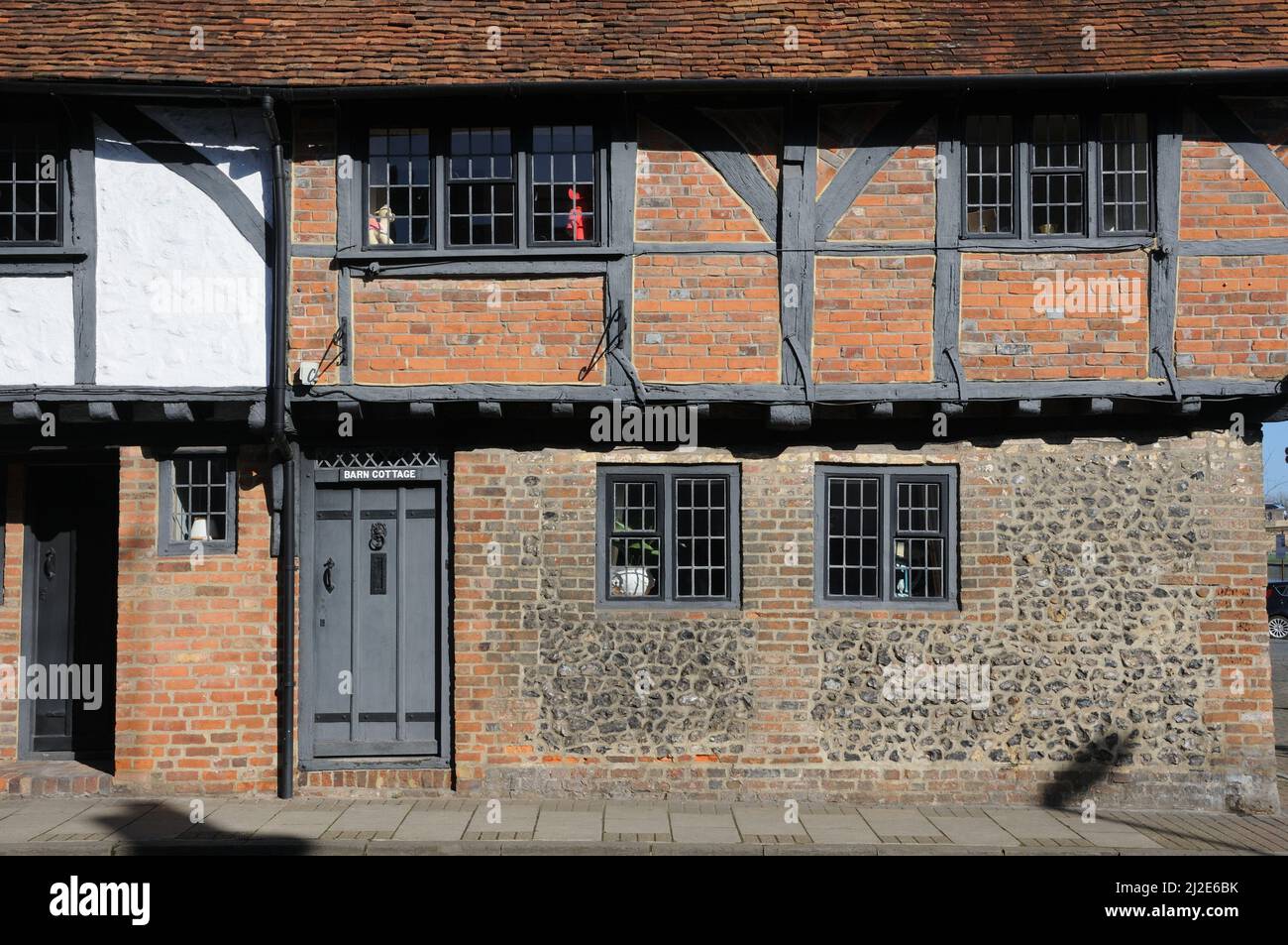 Barn Cottage, HenleyonThames, Oxfordshire Stock Photo Alamy