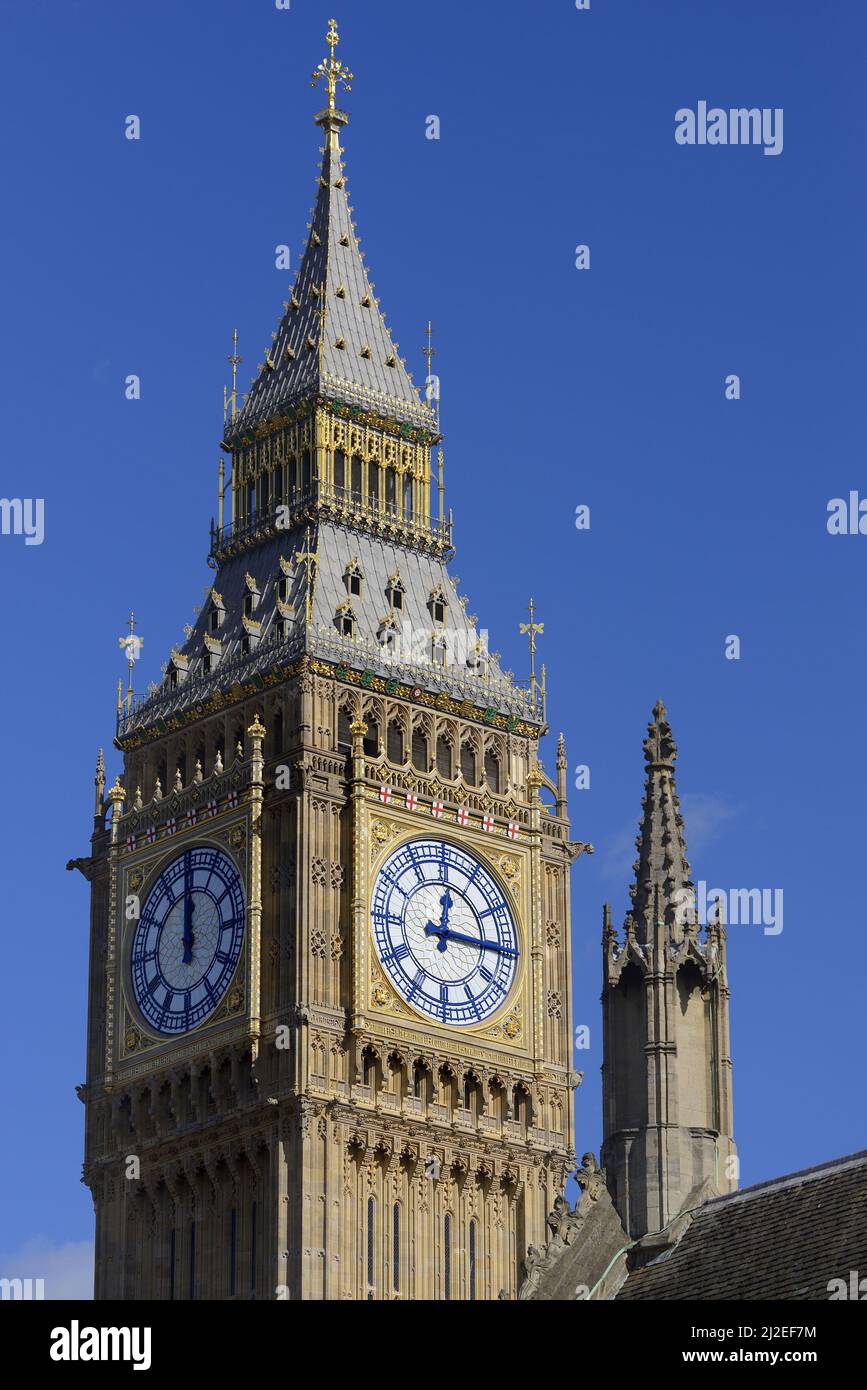 London, England, UK. Big Ben / Elizabeth Tower, Houses of Parliament, Westminster. Clock faces showing different times during repairs - March 2022 Stock Photo