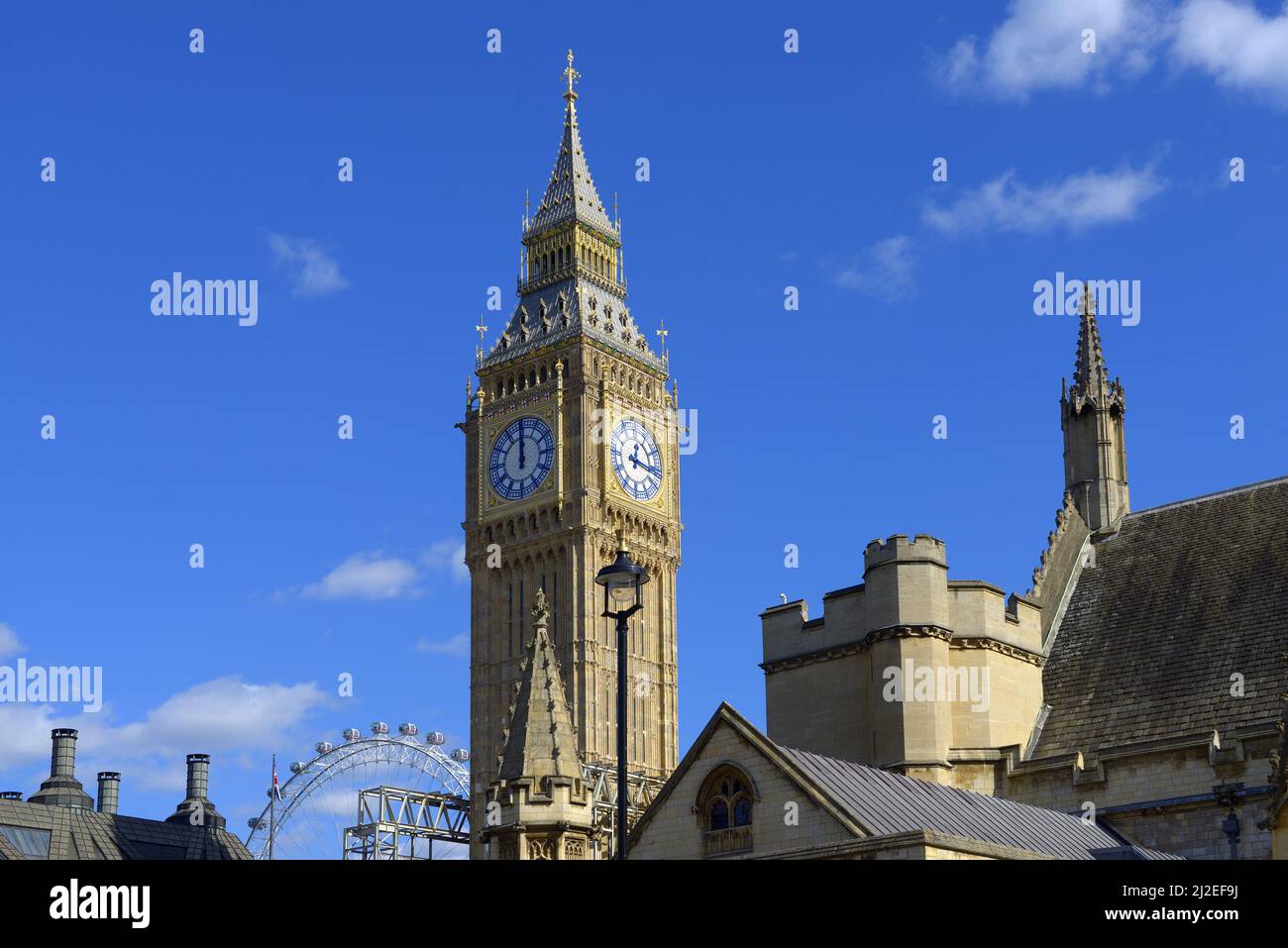 London, England, UK. Big Ben / Elizabeth Tower, Houses of Parliament, Westminster. Clock faces showing different times during repairs - March 2022 Stock Photo