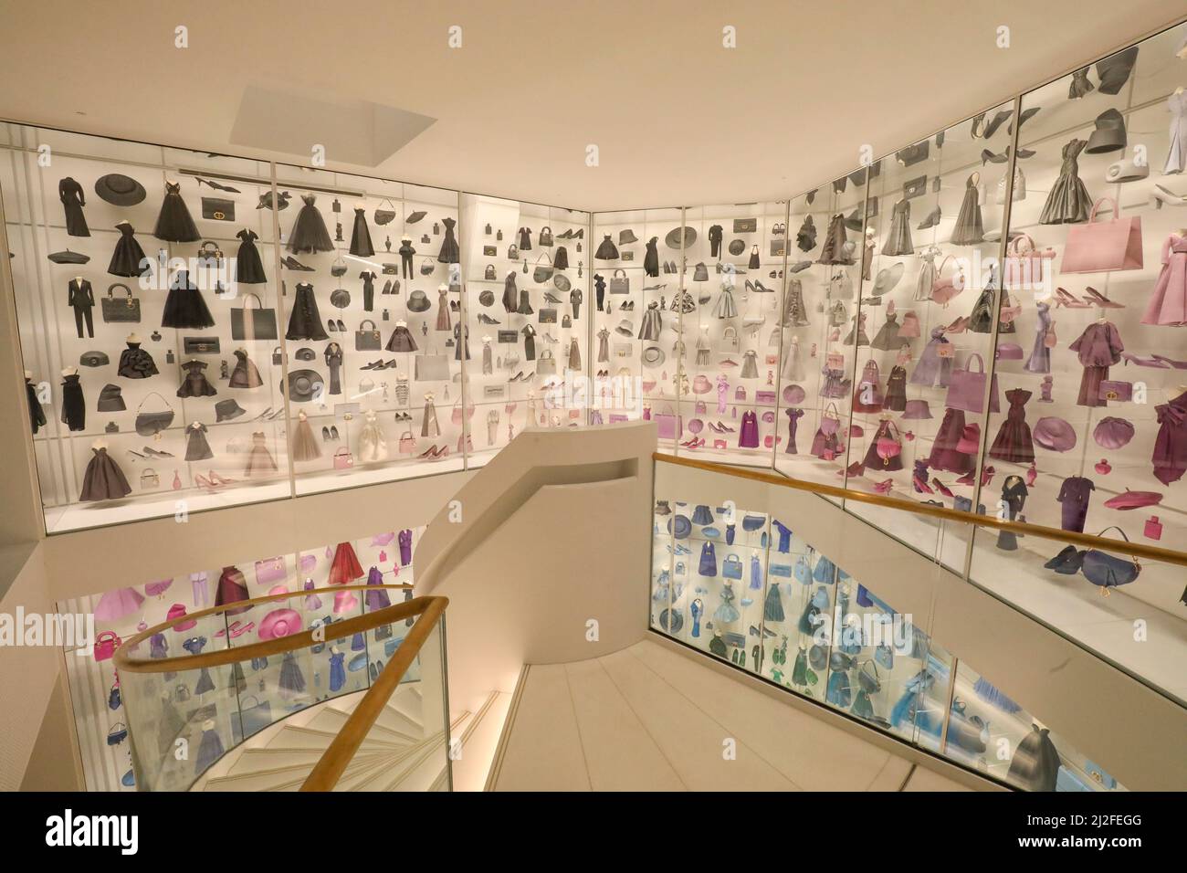 La Galerie a la Louis Vuitton - Interior Monologue