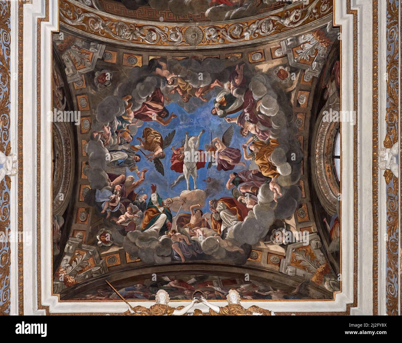 La Escalera De La Cripta En La Iglesia De San Savino El 6 De Abril En Piacenza  Italy Foto editorial - Imagen de benedictino, tallado: 297674586, image size:1300x1110