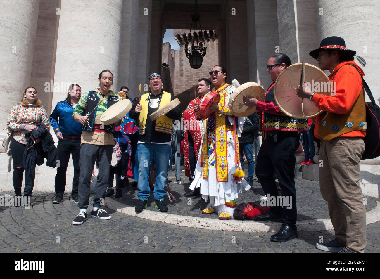 Canadian indigenous artists hi-res stock photography and images - Alamy