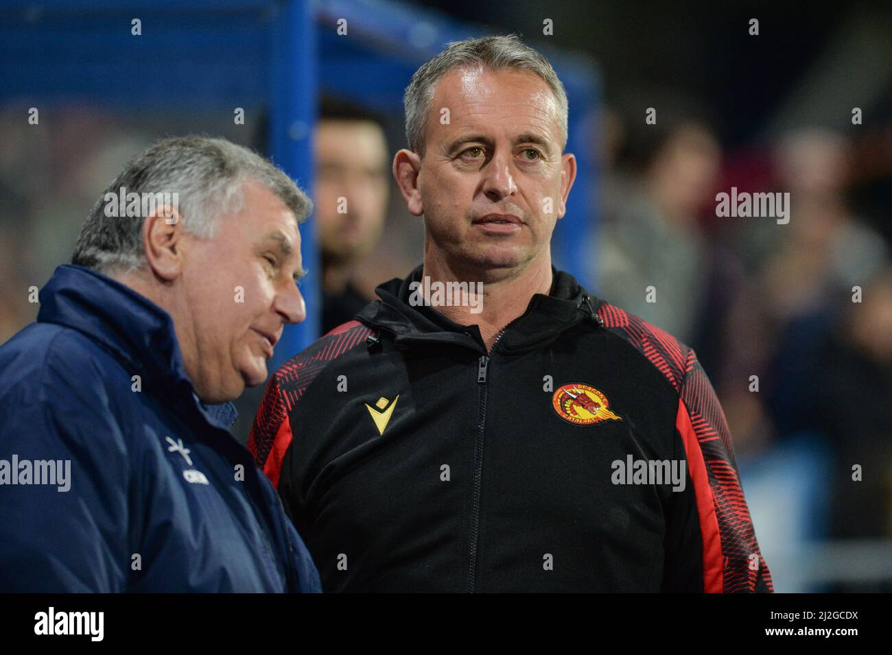 Huddersfield, England - 1st April 2022 -  Catalan Dragons’ coach Steve McNamara talks to Match Commissioner after late arrival.  Rugby League Betfred Super League  Huddersfield Giants vs Catalan Dragons at John Smith's Stadium, Huddersfield, UK  Dean Williams Credit: Dean Williams/Alamy Live News Stock Photo