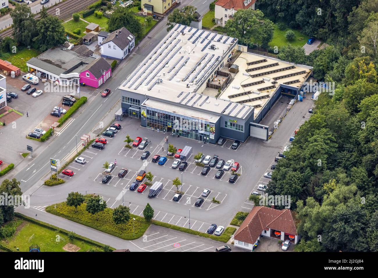 Aerial view, Edeka Isselmarkt Supermarkt Alleestraße in Fröndenberg/Ruhr, Ruhr Area, North Rhine-Westphalia, Germany, DE, shopping markets, shopping p Stock Photo
