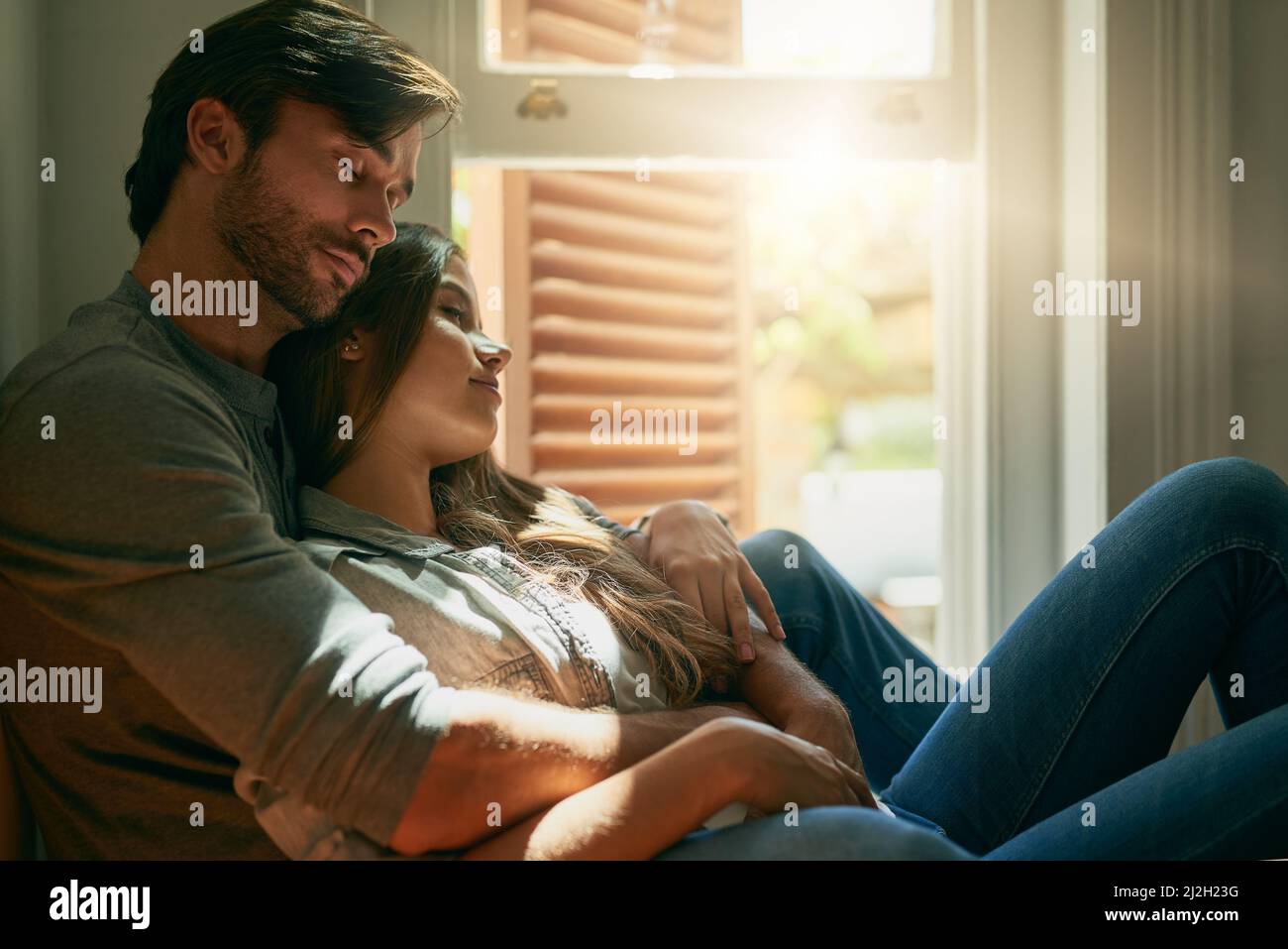 Lovely young romantic couple relaxing hi-res stock photography and images -  Page 18 - Alamy