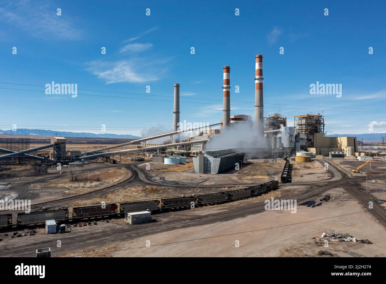 Pueblo, Colorado - The Comanche Generating Station, a coal-fired power plant owned by Xcel Energy. It costs the company $46.32 per megawatt hour of el Stock Photo