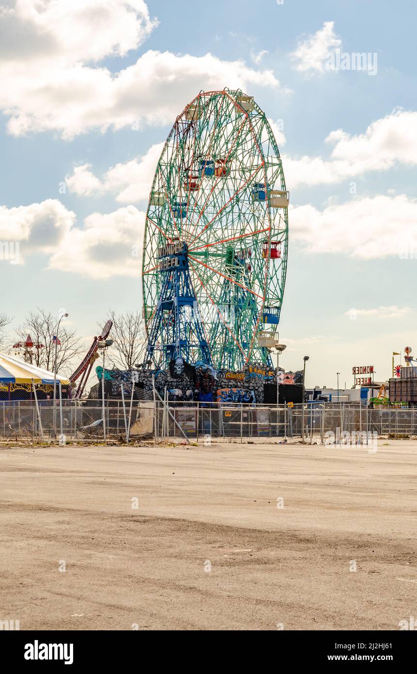 Wonder Wheel, Ferris Wheel at Luna Park Amusement Park