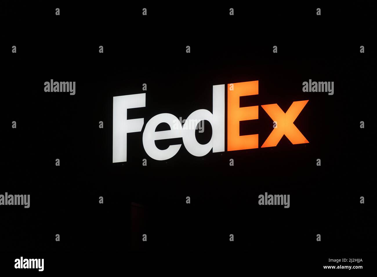 BRUSSELS, BELGIUM. 24th March 2022. FedEx logo on office building. FedEx Corporation is an American multinational delivery services company Stock Photo