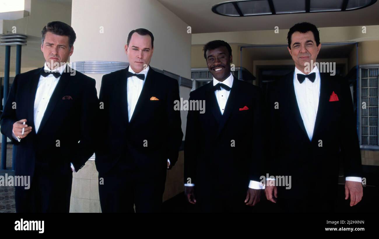JOE MANTEGNA, RAY LIOTTA, DON CHEADLE and ANGUS MACFADYEN in THE RAT PACK (1998), directed by ROB COHEN. Credit: HOME BOX OFFICE (HBO)/ORIGINAL FILM / Album Stock Photo