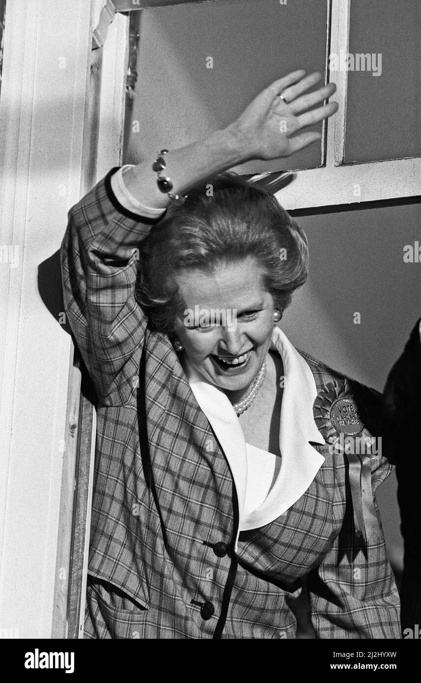 Prime Minister Margaret Thatcher, celebrate winning a third term in government for the Conservative Party at Conservative Central Office in Smith Square, Westminster. 12 June 1987. Stock Photo