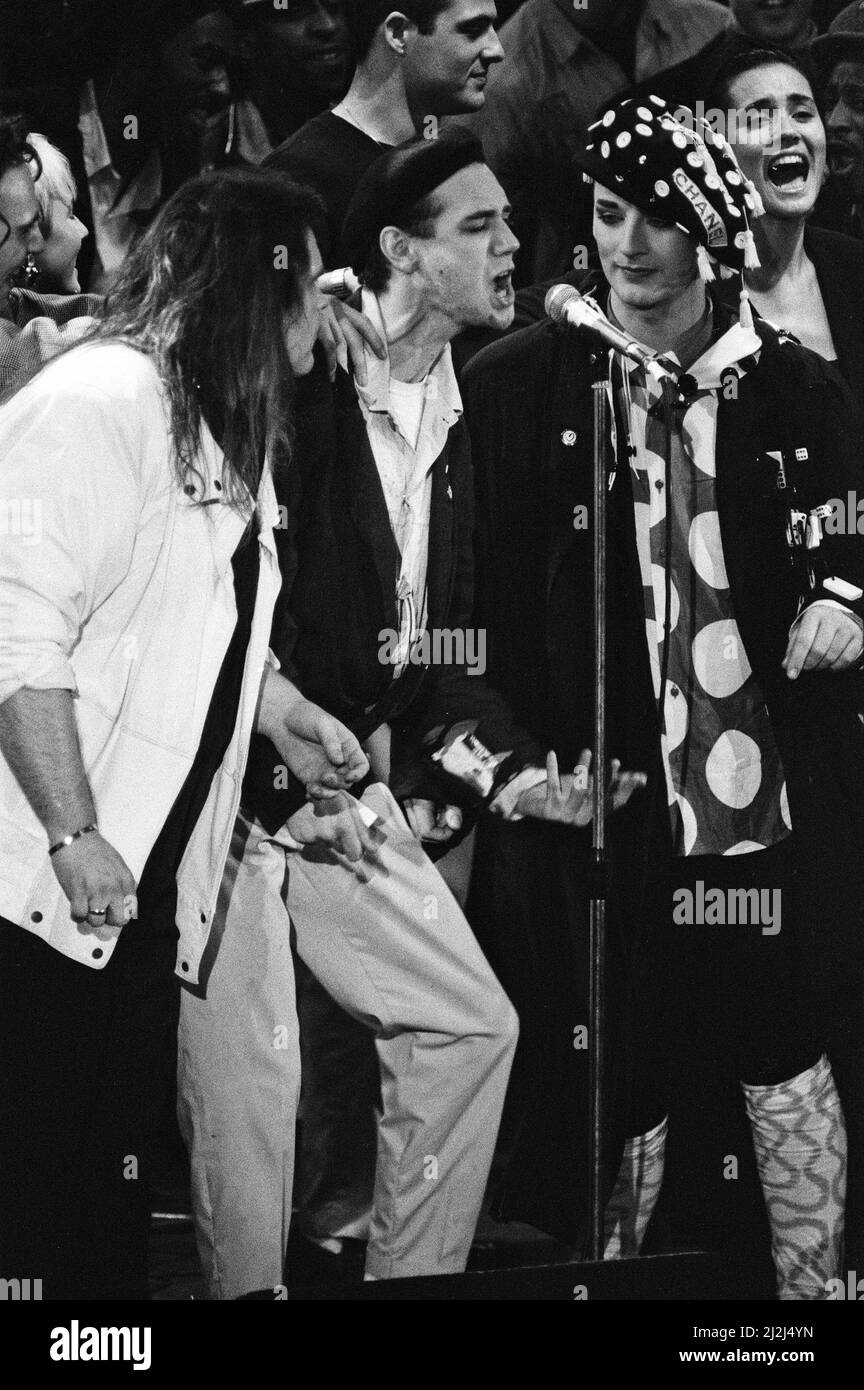 Meat Loaf, Ben VolpelierePierrot and Boy performing at the Stand by Me AIDS Day Benefit