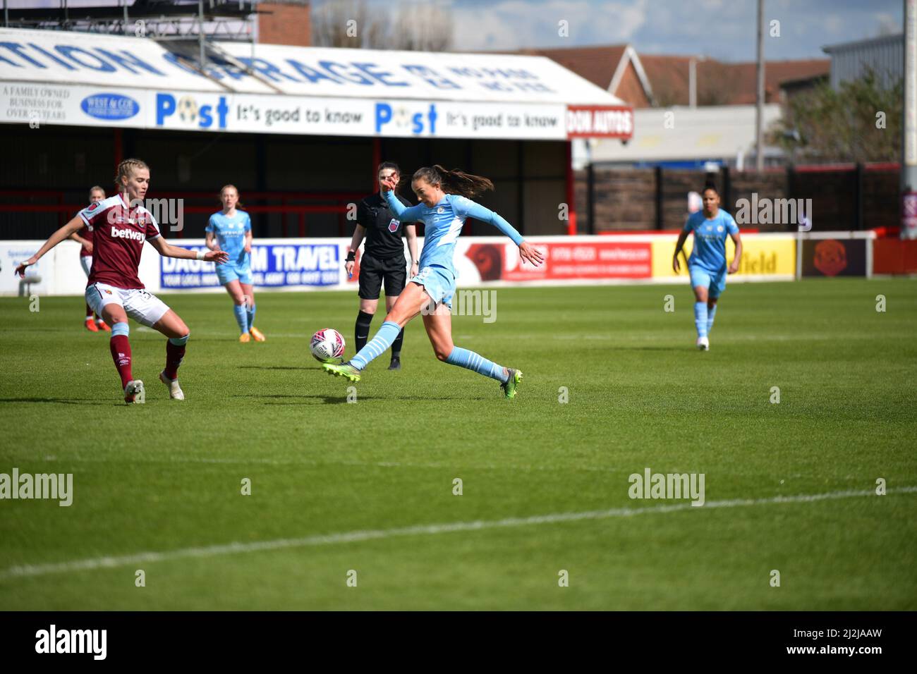 London, UK. 02nd Apr, 2022. Caroline Weir (19 Manchester City) controls ...