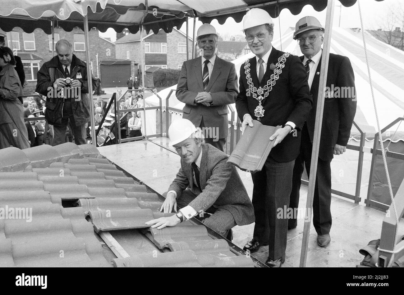 Acorns Children's Hospice. Topping Out Ceremony, with guest of honour Lord Lichfield, Patrick Anson, 5th Earl of Lichfield, 8th March 1988. Stock Photo