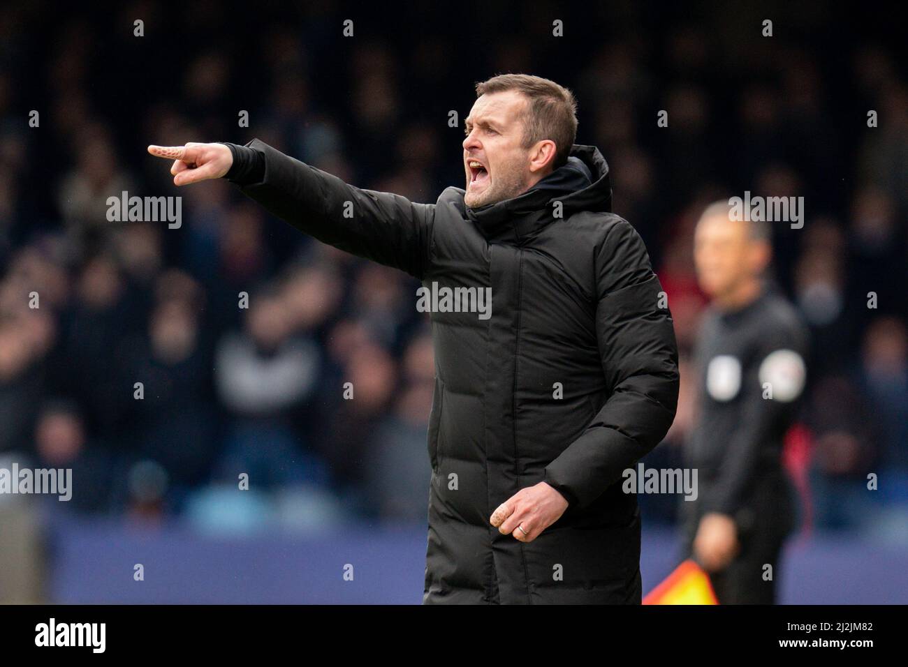 Nathan Jones manager of Luton Town urges his players on Stock Photo - Alamy