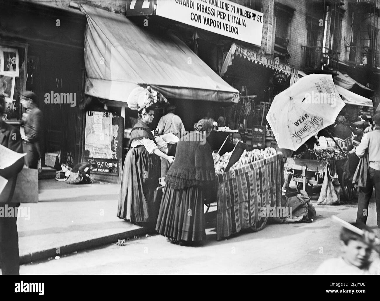 Mulberry Street, Street Scene, New York City, New York, USA, Detroit Publishing Company, early 1900's Stock Photo