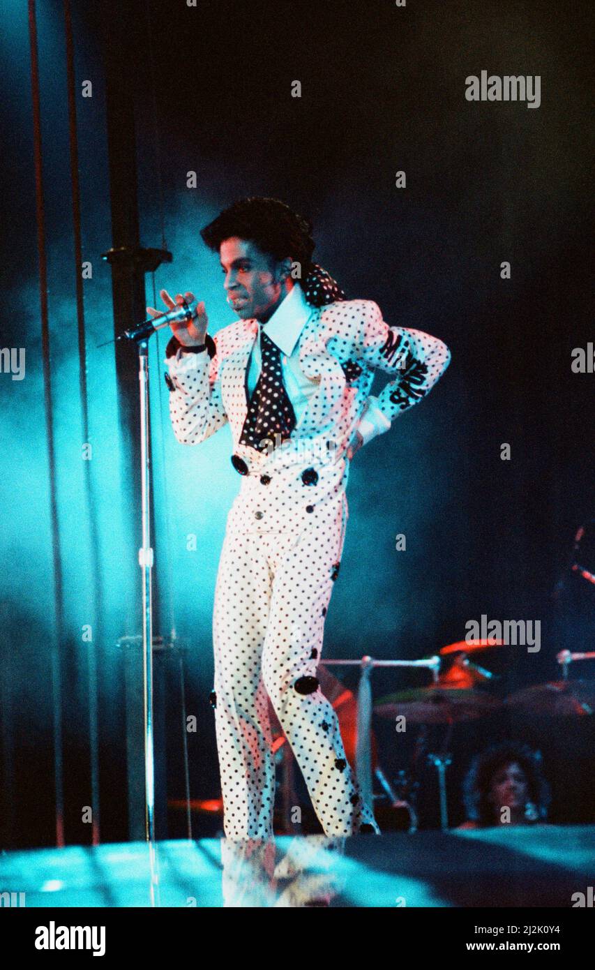 Prince performing on stage at Wembley 25th July 1988