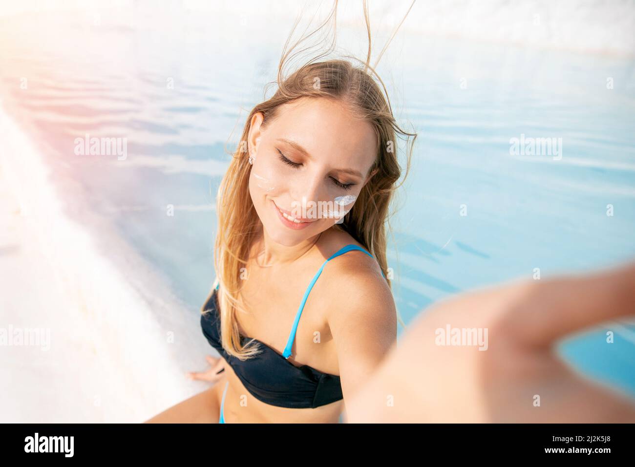 Verwunderlich Selfie In Bikini Ebenbild