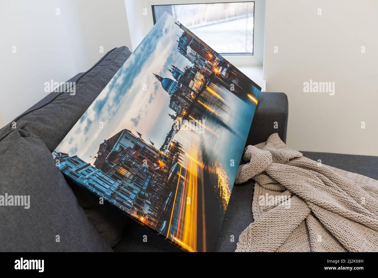 Art canvas stretcher hi-res stock photography and images - Alamy