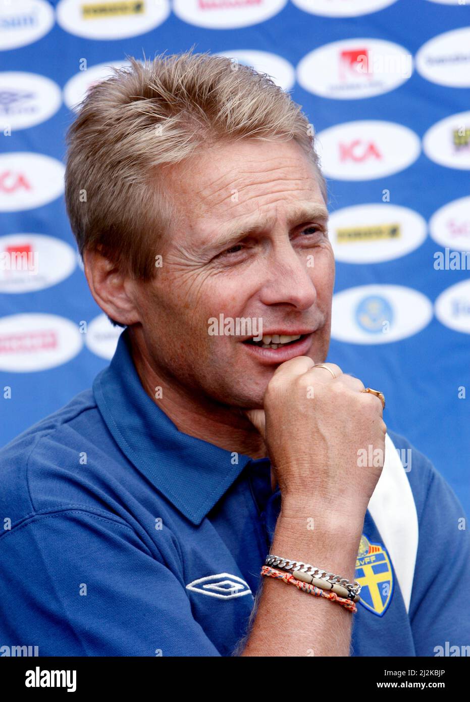 Thomas Dennerby, The national team captain of the Swedish women's