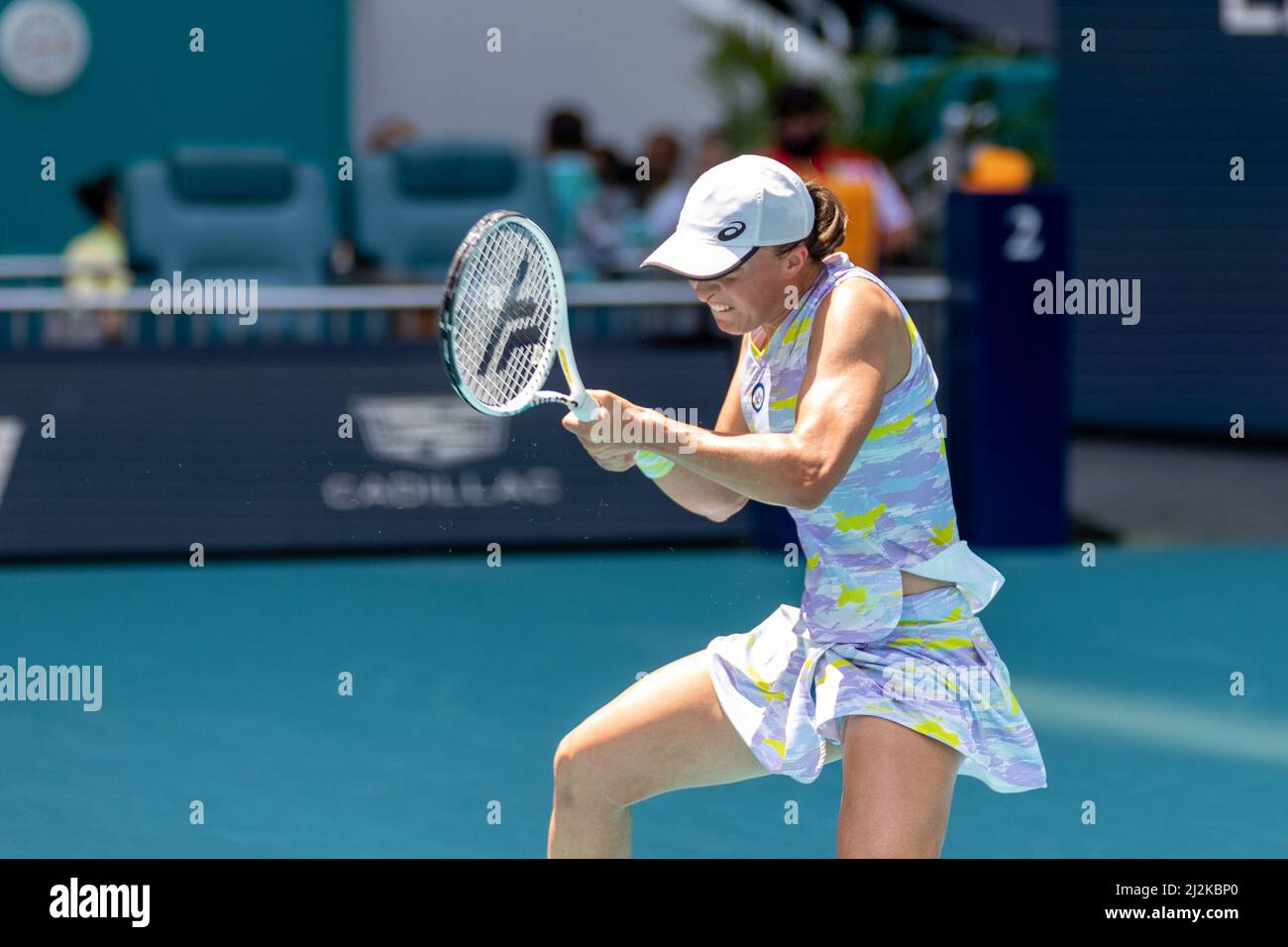 Miami Gardens, FL, USA. 2nd Apr, 2022. Naomi Osaka (JPN) vs Iga Swiatek (POL) during the world tennis tournament at the 2022 Miami Open powered by Itau