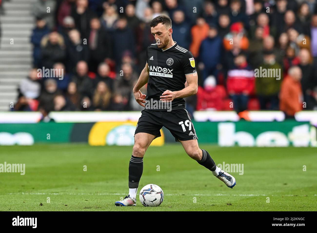 Jack Robinson #19 of Sheffield United passes the ball in, on 4/2/2022. (Photo by Craig Thomas/News Images/Sipa USA) Credit: Sipa USA/Alamy Live News Stock Photo