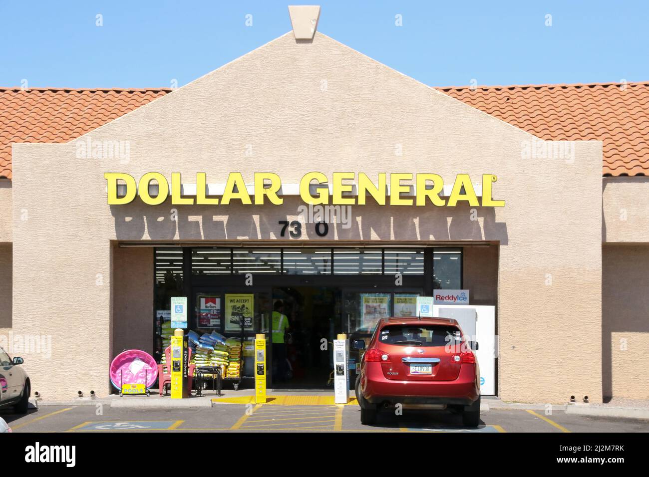 Dollar general shoppers hires stock photography and images Alamy