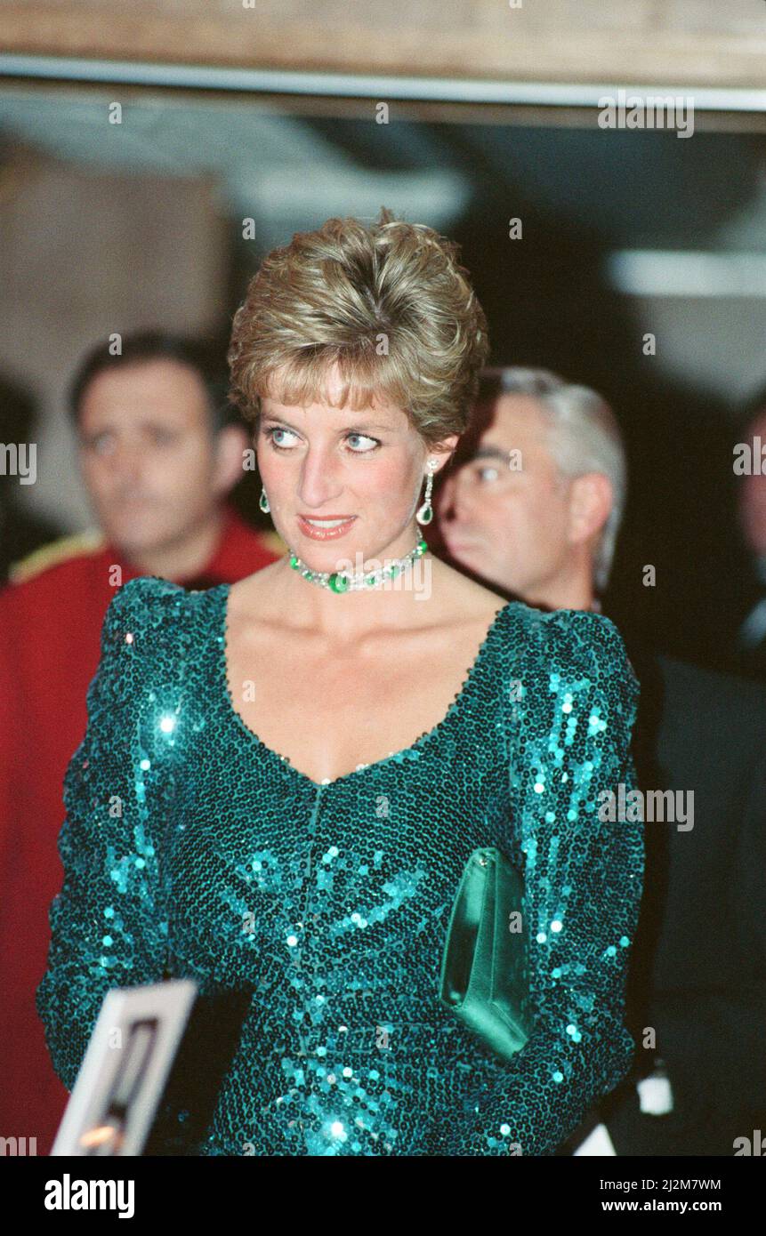 HRH The Princess of Wales, Princess Diana, attends the Diamond Ball in aid of Schizophrenia - a National Emergency, of which she is Patron, at The Royal Lancaster Hotel. London.The Princess is wearing a Catherine Walker dress. Picture taken 4th December 1990 Stock Photo