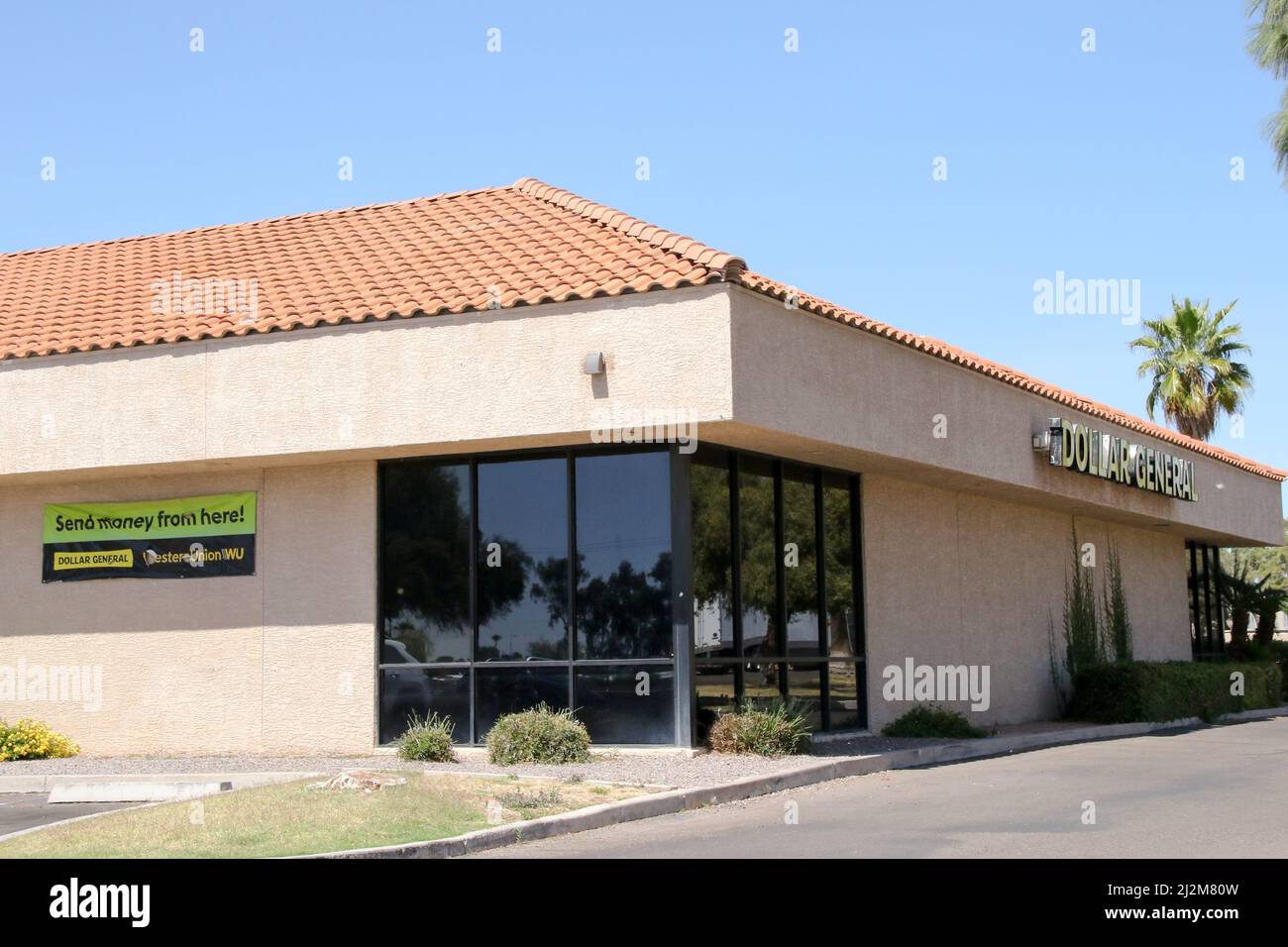 Dollar general shoppers hires stock photography and images Alamy